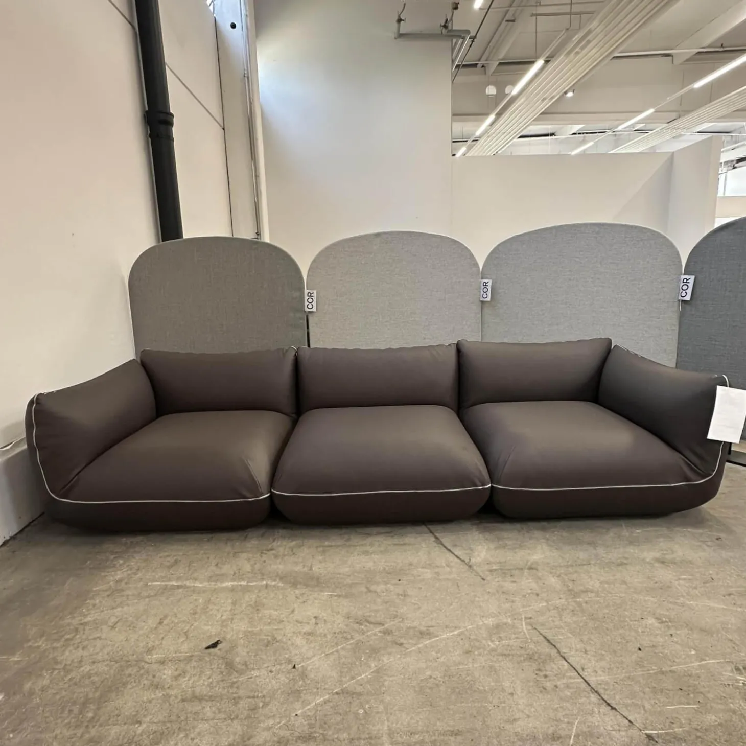 Sofa Jalis 21 Leder 246 Schoko Grau Braun Nahtband 5095 Kitt