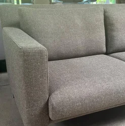 Sofa Jason 390-25 FLFR Stoff Kuro Limestone Gestell Velourmatt