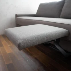 Sofa Jon Edwards Bodenfrei Stoff Burton Taupe mit Kopfstütze