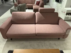 Sofa Joy Stoff Jasmine Dark Pink Rosa Holzfuß Wenge Schräg Inklusive Kopfstütze