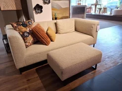 Sofa K SOB 160 202 Stoff 7463 Kieselgrau Grau Stahlkufe Tiefschwarz Mit Hocker Und Kissen