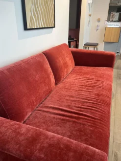 Sofa Lenni Style Stoff Wildflower 9 Raspberry Pink Rot Füße Metall Schwarz
