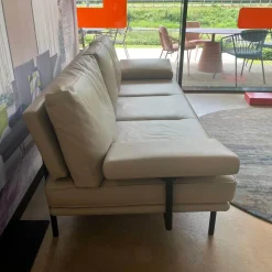 Sofa Living Platform 400 30 FLFR Leder Lima Stone Grey Grau Beige Gestell Stahl Schwarz Matt Pulverbeschichtet