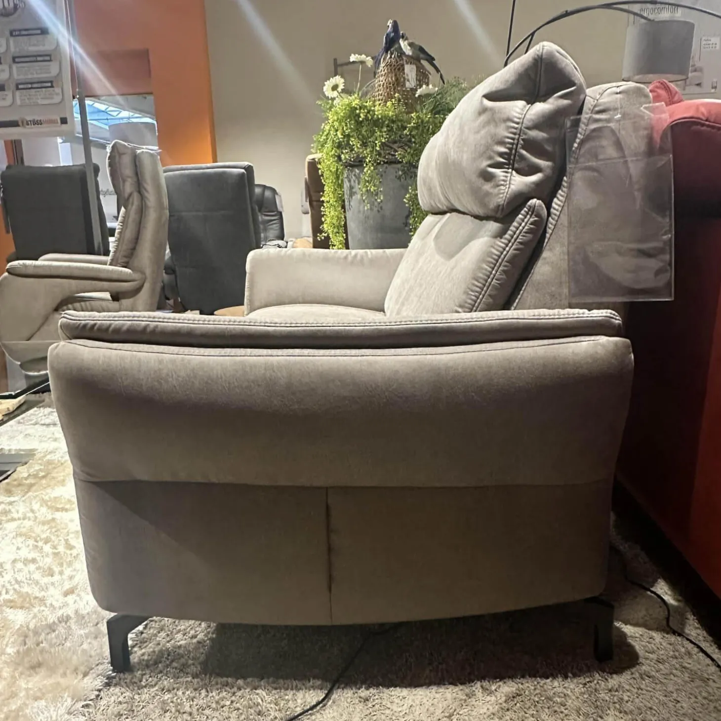 Sofa Lodi Bezug Stoff Gringo Taupe Grau Metalleckfuß Schwarz Matt