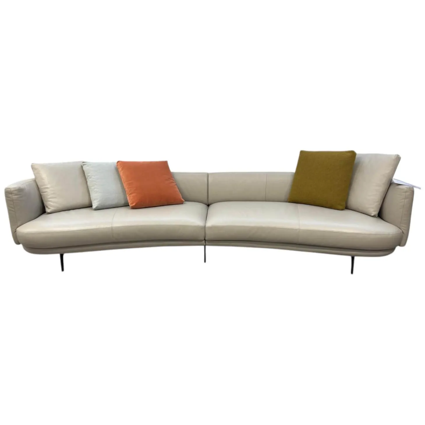 Sofa Maaru 850 Leder Elen 1218 Cosy Grey Beige Gestell Bronze Schwarz Matt Pulverbeschichtet Mit 5 Kissen