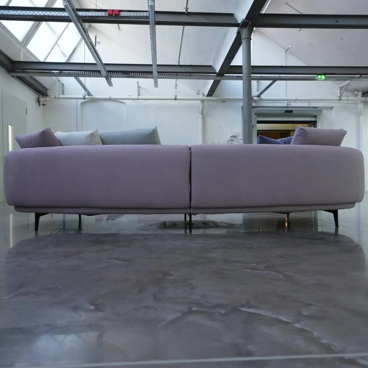 Sofa Maaru 850 Stoff Lino 7899 Magnolia Violett Metallgestell Matt Pulverbeschichtet Schwarz