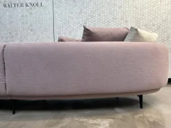 Sofa Maaru 850 Stoff Lino 7899 Magnolia Violett Gestell Schwarz Matt Pulverbeschichtet Inklusive 5 Kissen