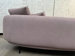 Sofa Maaru 850 Stoff Lino 7899 Magnolia Violett Gestell Schwarz Matt Pulverbeschichtet Inklusive 5 Kissen