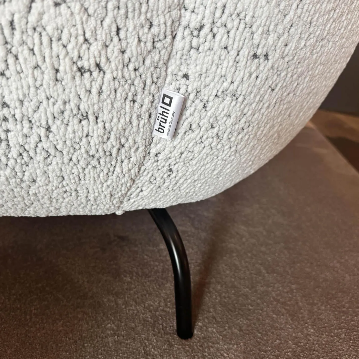 Sofa Magnolia Stoff 6450 49 Grau Metall Schwarz Pulverbeschichtet Inklusive Hockerbank