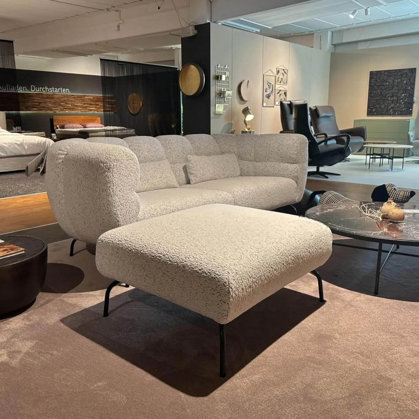 Sofa Magnolia Stoff 6450 49 Grau Metall Schwarz Pulverbeschichtet Inklusive Hockerbank