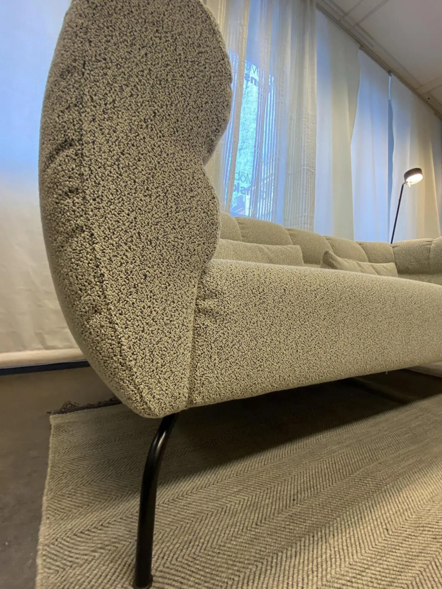 Sofa Magnolia Stoff 5275 0041 Grau Gestell Metall Schwarz Pulverbeschichtet