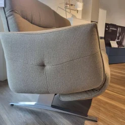 Sofa Marsala Bezug Stoff Q2 Fashion Grau Beige Gestell Edelstahloptik Gebürstet Mit Verstellbaren Armlehnen