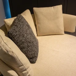 Sofa Maxalto Amoenus Stoft Stoff Lou Bastfarben 2613102 Beige Sockel Graphit mit Teppich