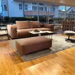 Sofa Moss Stoff 9075 Altrose Rosa Fuß Verchromt mit Hocker