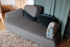 Sofa Mosspink Stoff 4476 95 Schurwolle Grau Füße Aluminium Rund Inklusive 5 Kissen