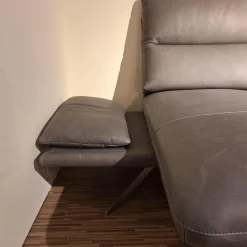 Sofa No 1 Elias Bezug Leder W10 L30 Grau Füße Chrom