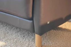 Sofa Onda Leder 38.556 Schokoladenbraun mit 2 Kissen