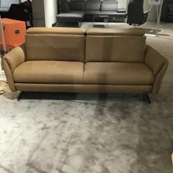 Sofa Penzin Leder Evita Honey Braun Gestell Metall Schwarz Matt Mit Kopfteilverstellung