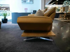 Sofa Phoenix Leder C-Revolution Mustard Plateau Wildeiche mit Drehstop