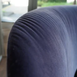 Sofa Polo Cocktail Nierenförmig Stoff City Velvet Reloaded CA7832/051 Blau Füße Massivholz Wengefarbig Gebeizt