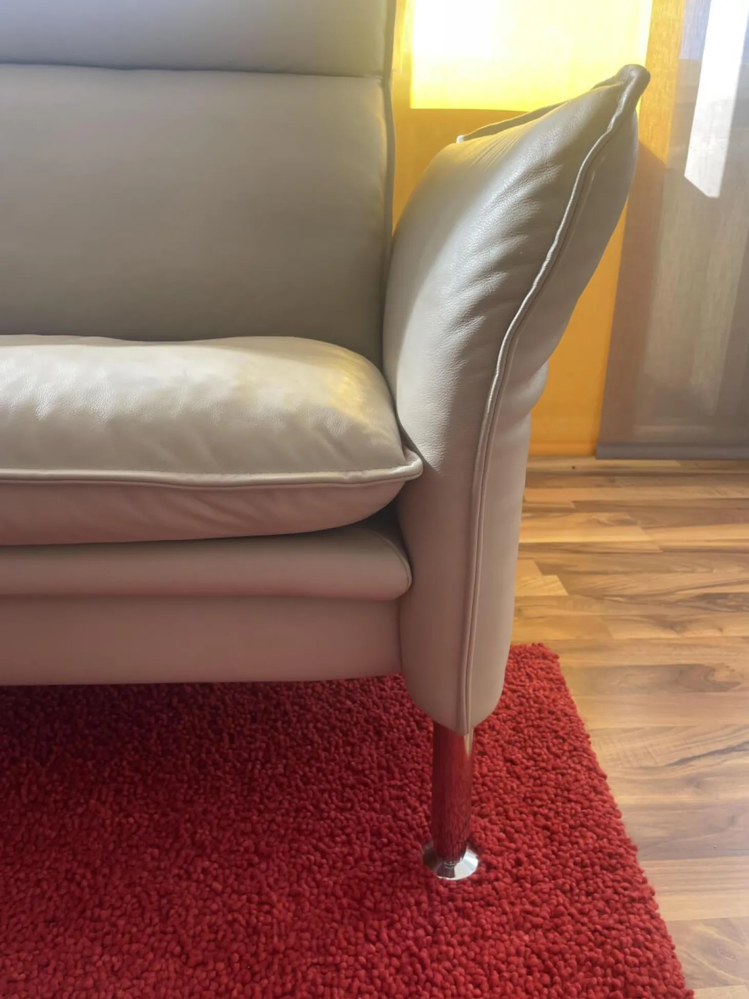 Sofa Porto Leder Pearl 42 Beige Weiß Füße 81 Hochglanz Inklusive Kissen