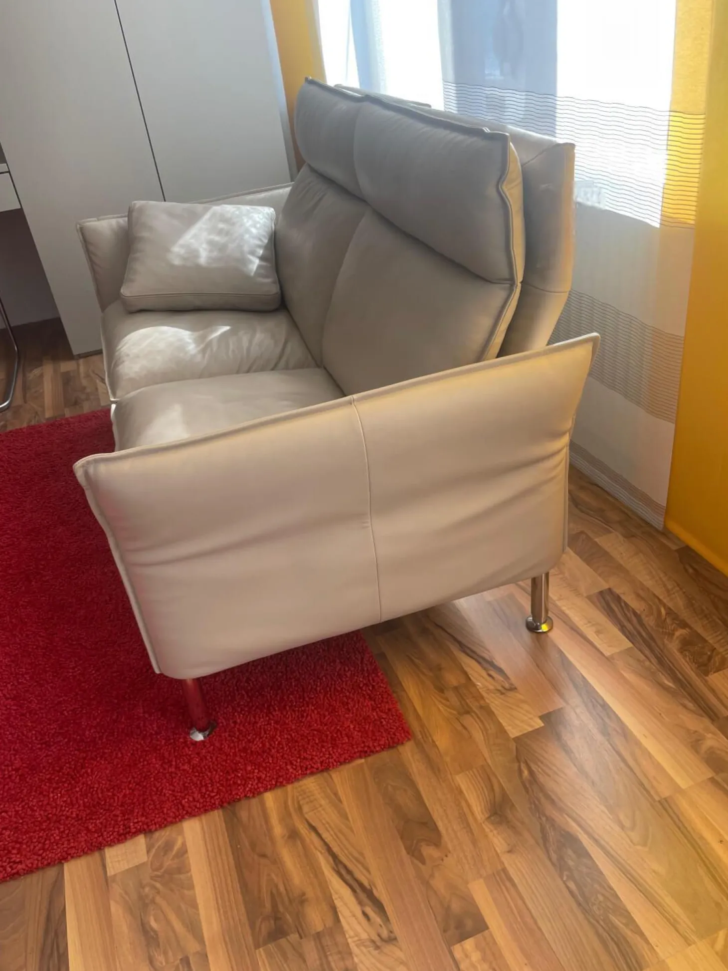 Sofa Porto Leder Pearl 42 Beige Weiß Füße 81 Hochglanz Inklusive Kissen