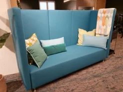 Sofa Room Art Stoff Lana Petrol Blau Fuß Aluminium Rund Inklusive 2 Spitzkissen