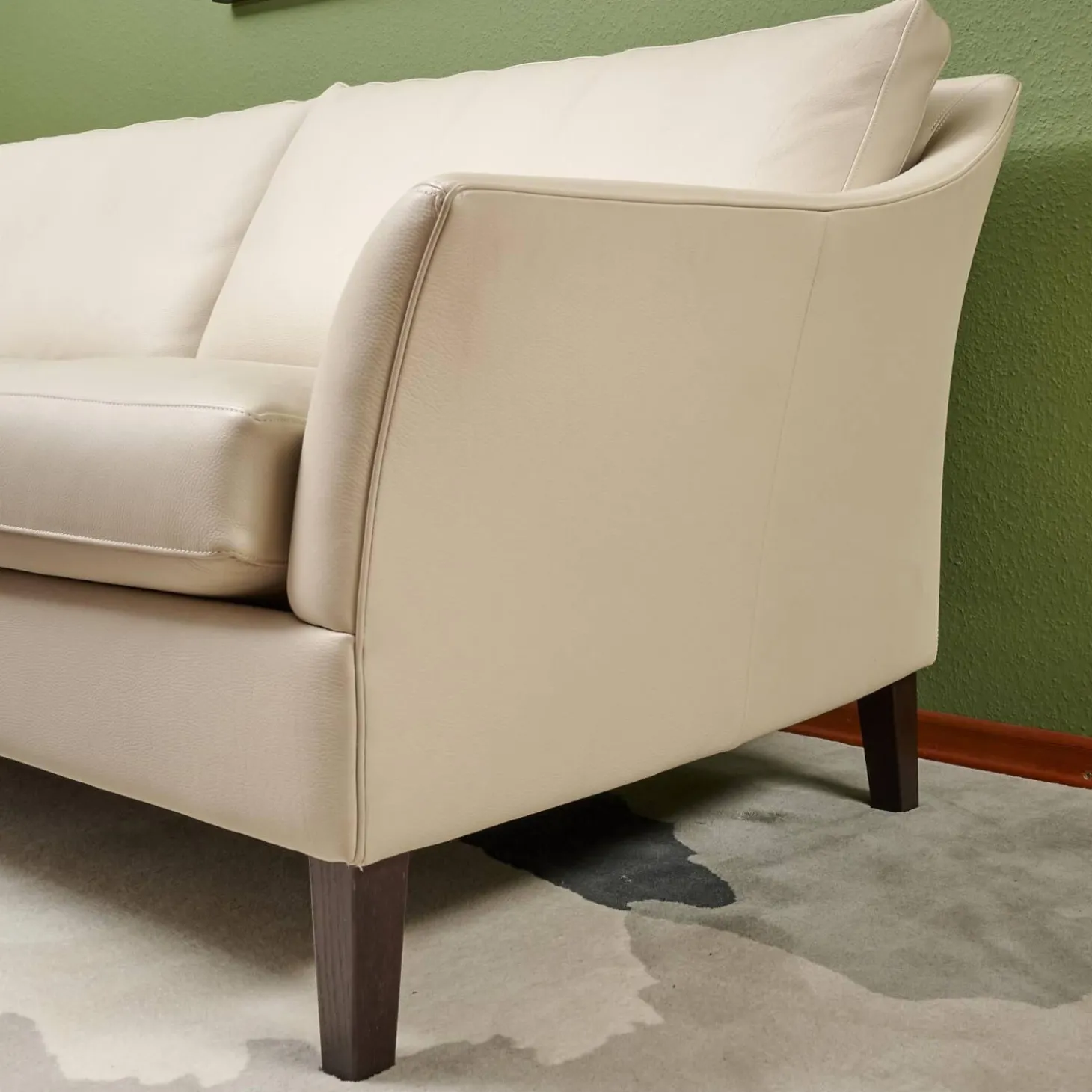 Sofa Saloni Leder Normandie Kiesel BW 0140 020 Beige Gestell Eiche Wengefarbig