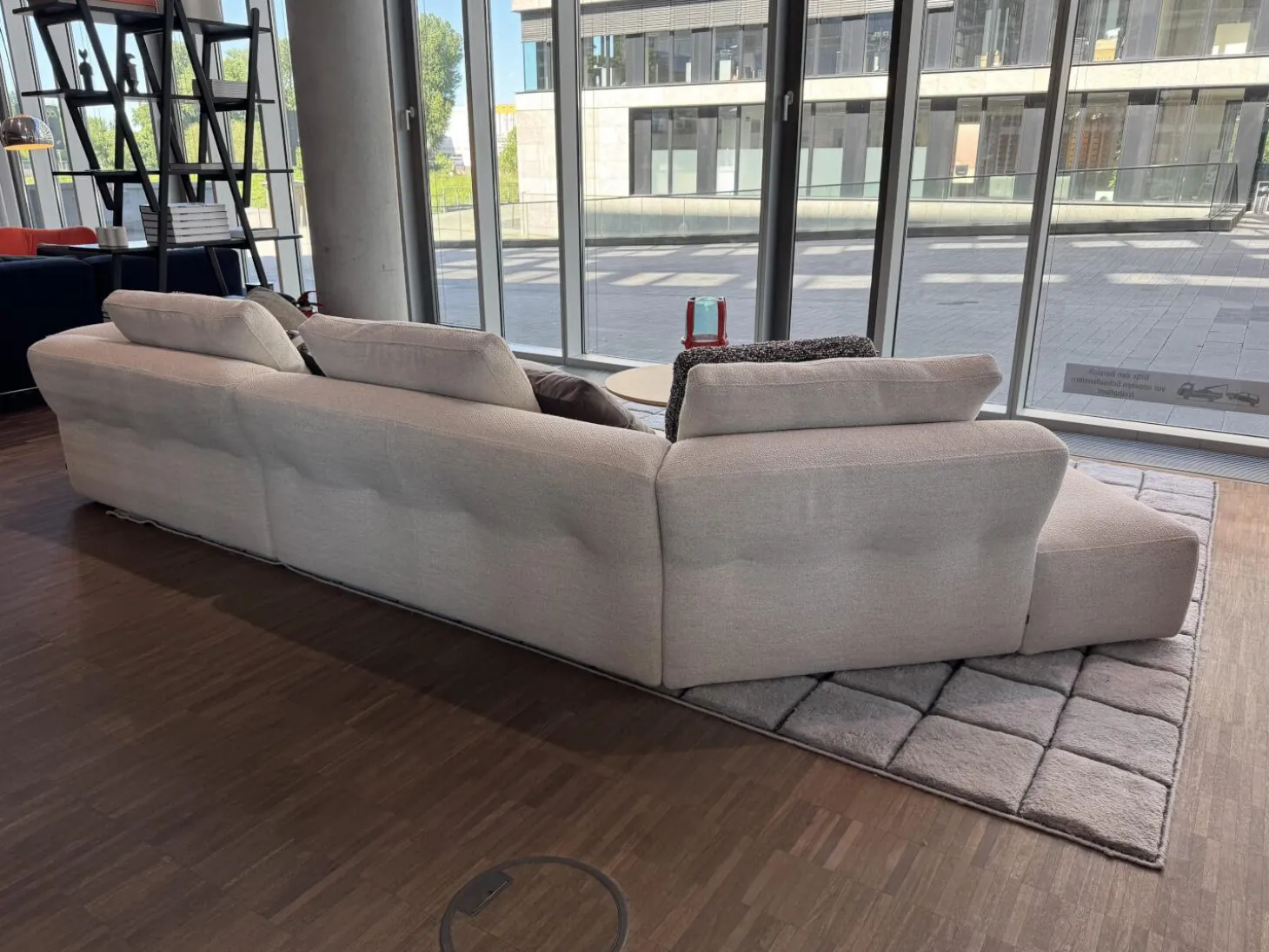 Sofa Sengu Bold Stoff Look Corda Grau Weiß ohne Dekokissen