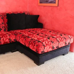 Sofa 2,5-Sitzig Merkur Sonderstoff Jab Anstotz Rot Schwarz Füße Schwarz Lackiert