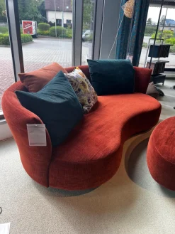 Sofa Sofia Stoff Smoothie Rostbraun 15 28 Füße Metall Schwarz Pulverbeschichtet