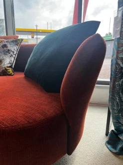 Sofa Sofia Stoff Smoothie Rostbraun 15 28 Füße Metall Schwarz Pulverbeschichtet