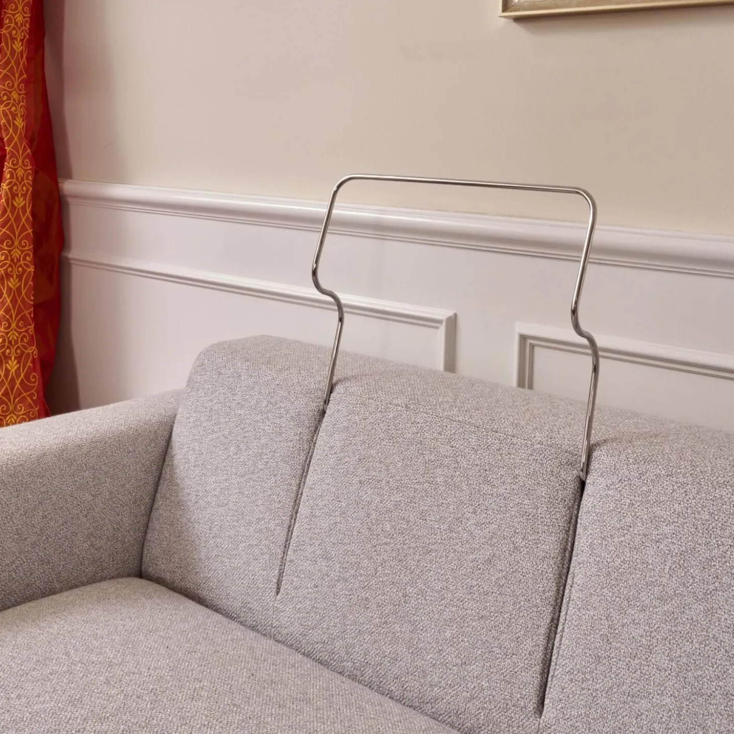 Sofa Spirit Bezug Mara 1763 181 Grau Chromfüße Und Holzsockel In Taupe mit 2 Kissen