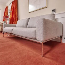 Sofa Spirit Bezug Mara 1763 181 Grau Chromfüße Und Holzsockel In Taupe mit 2 Kissen