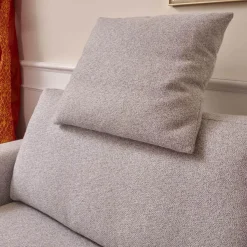 Sofa Spirit Bezug Mara 1763 181 Grau Chromfüße Und Holzsockel In Taupe mit 2 Kissen