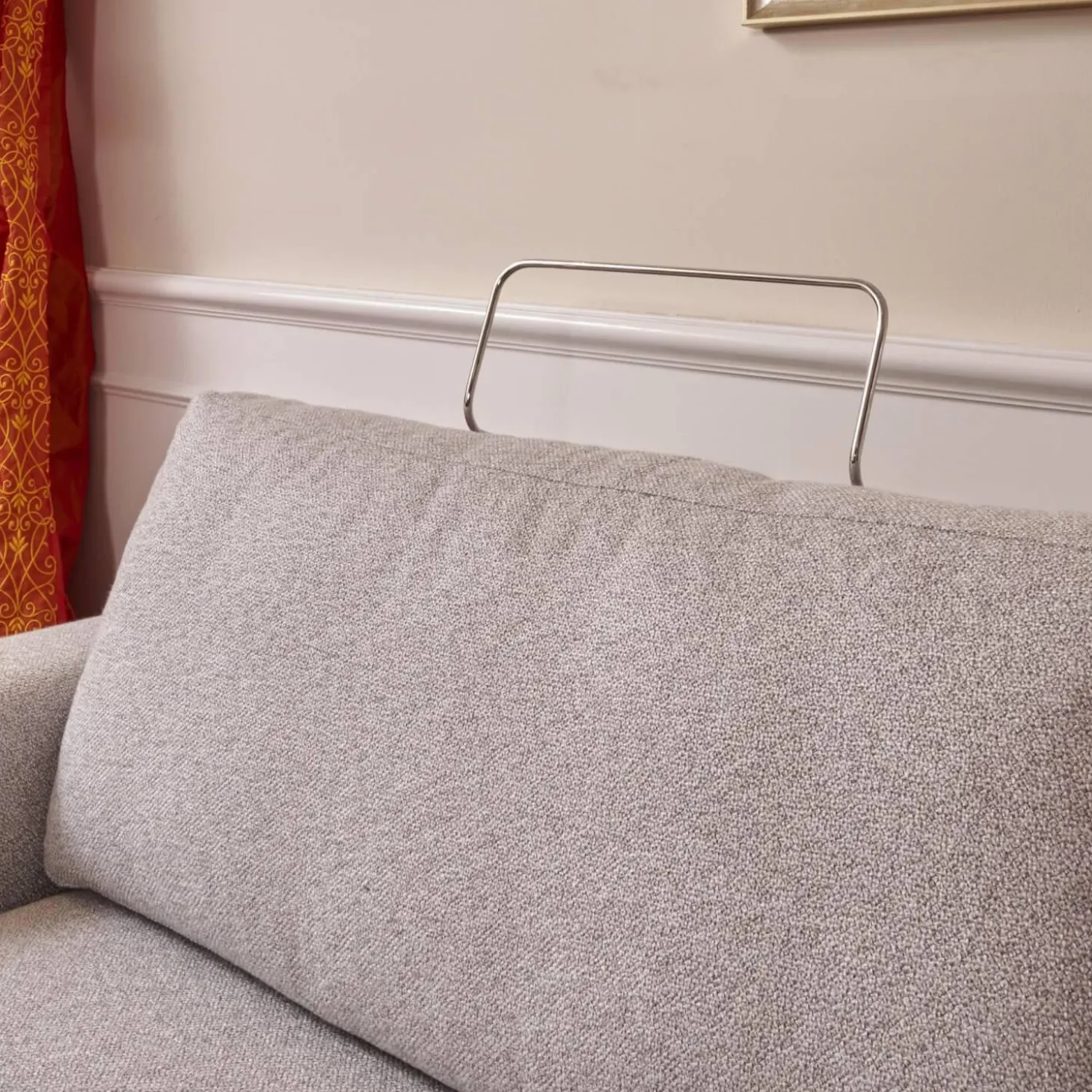 Sofa Spirit Bezug Mara 1763 181 Grau Chromfüße Und Holzsockel In Taupe mit 2 Kissen