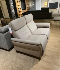 Sofa Sunatra Stoff Caballo Light Grey Grau Metallfuß Schwarz Matt Mit Motorischer Herz Waage Funktion