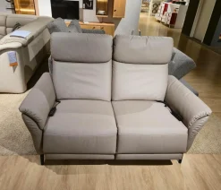 Sofa Sunatra Stoff Caballo Light Grey Grau Metallfuß Schwarz Matt Mit Motorischer Herz Waage Funktion