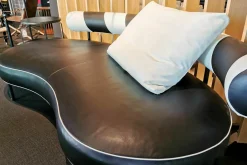 Sofa Supermax Leder Pelle N412 Schwarz Rückenlehne Schwarz Weiß Gestell Metall Brüniert