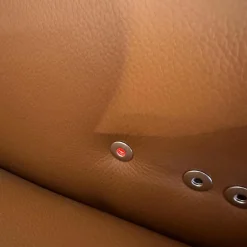 Sofa Vitis Leder Montana Cognac Braun Füße 01BL Black Schwarz Mit Ausklappbarer Fußablage