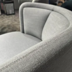 Sofa Vuelta 25640 Stoff F Tekla Platin Grau Füße Metall Bronze