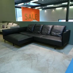 Sofaecke Muud C21 Leder Ascot Black Schwarz Kufen Matt Pulverbeschichtet Schwarz