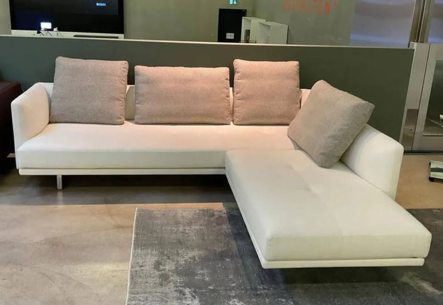 Sofaecke Prime Time Version B Stoff Bora Wool Kufen Aluminium Hochglanz mit Schwenkfunktion