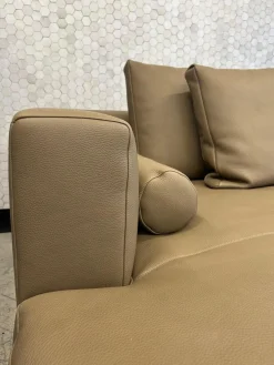 Sofagruppe Jaan Living 783 Leder Safari 1372 Clay Braun Grau Gestell Aluminium Schwarz Hochglanz Beschichtet Mit Kissen