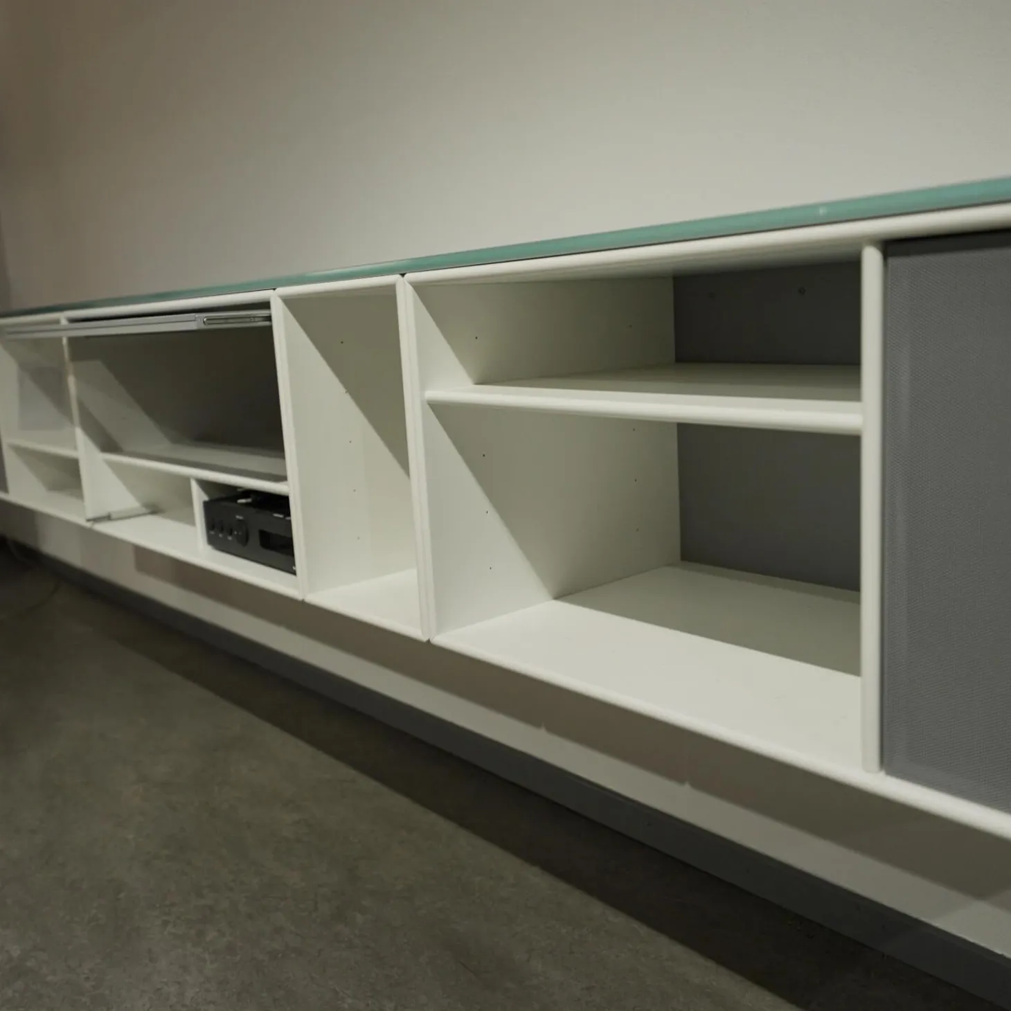 Sound Unit Lack Matt Weiß Frontfarbe Fjord Mit Abdeckplatte Glas