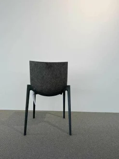 Stapelbarer Stuhl Zartan Eco aus Recyclingholz Grau