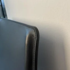 Stuhl Aisuu 1220 Bezug Saddle Black 4 Bein Untergestell Pulverbeschichtet Schwarz