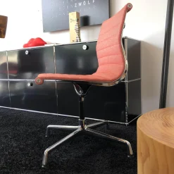 Stuhl Aluminium Chair EA 101 Stoff Hopsak Poppy Red Elfenbein