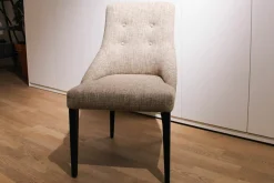 Stuhl Chloé Stoff Patch V.05 Grau Gestell Nussbaum Canaletta Gebeizt