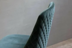 Stuhl Cloe Nussbaum-Massivholz Stoff Harald Samt Grün Blau